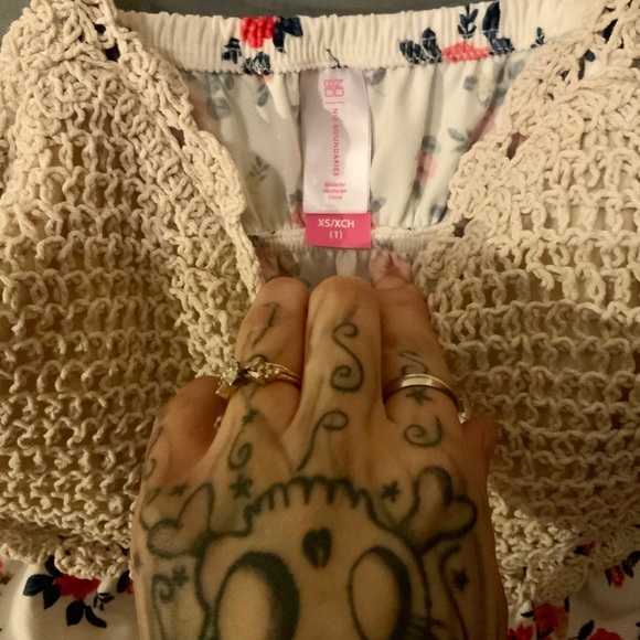 Summer Top - Picture 3 of 3